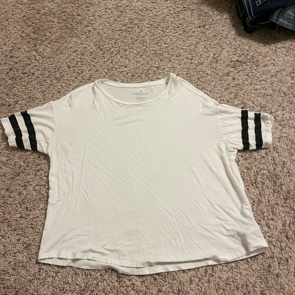 american eagle t shirt